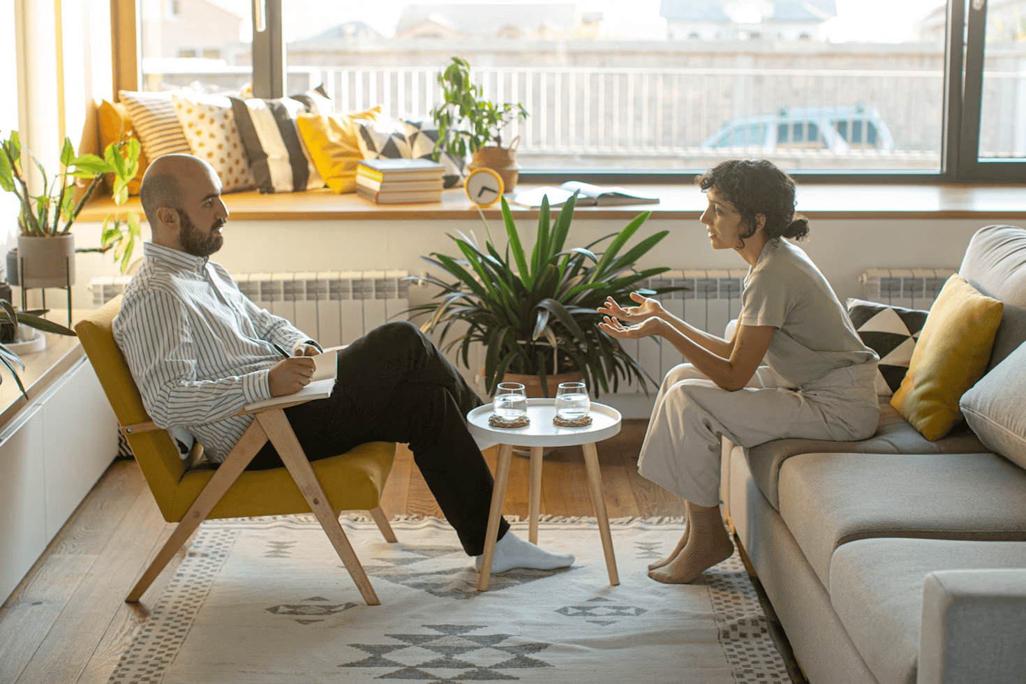Nutritionist consulting with client
